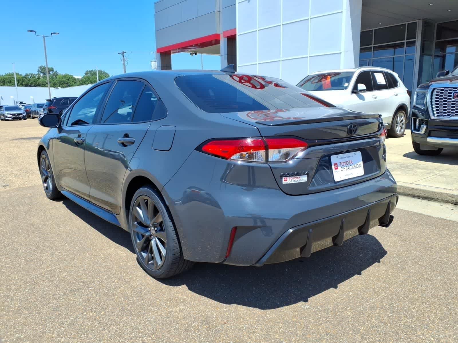 Thumbnail: 2024 Toyota Corolla - 10