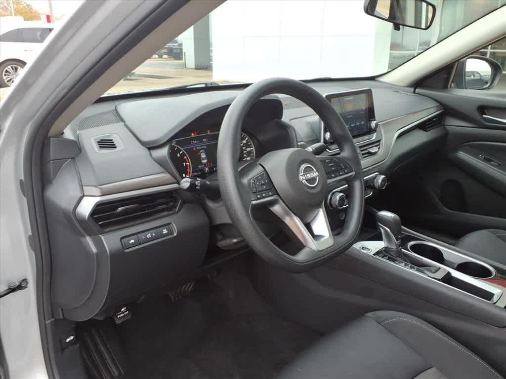 Thumbnail: 2024 Nissan Altima - 10