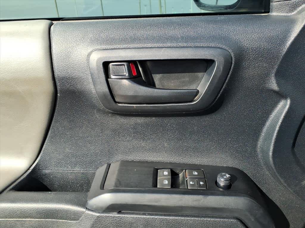 Thumbnail: 2020 Toyota Tacoma - 12