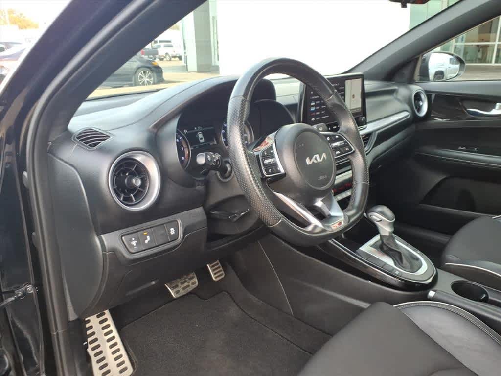 Thumbnail: 2023 Kia Forte - 10