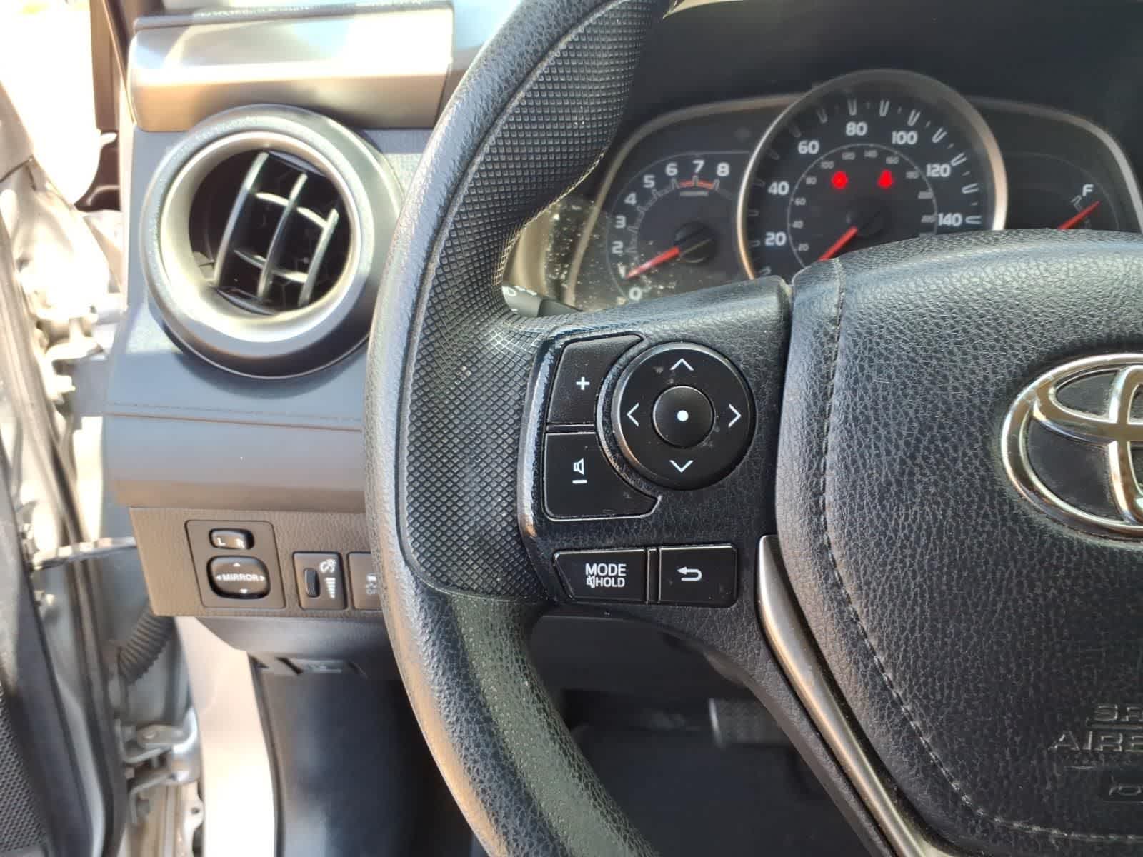 Thumbnail: 2015 Toyota RAV4 - 14