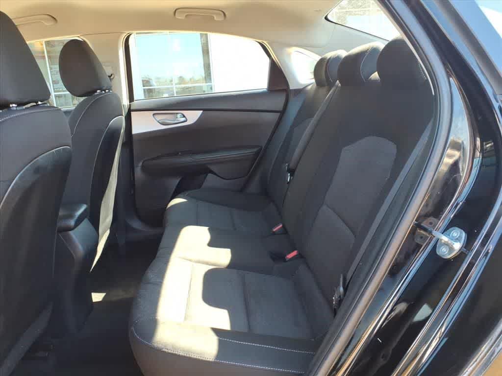 Thumbnail: 2023 Kia Forte - 28