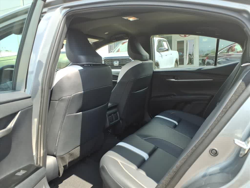 Thumbnail: 2025 Toyota Camry - 29