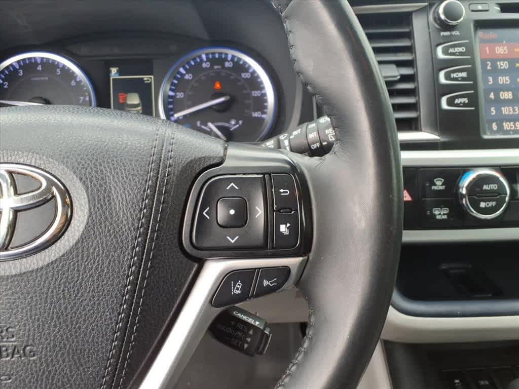 Thumbnail: 2019 Toyota Highlander - 16