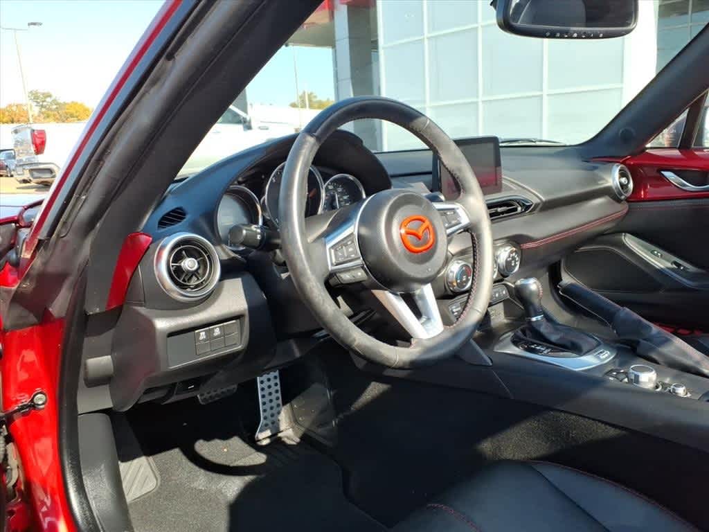 Thumbnail: 2019 Mazda MX-5 Miata - 8