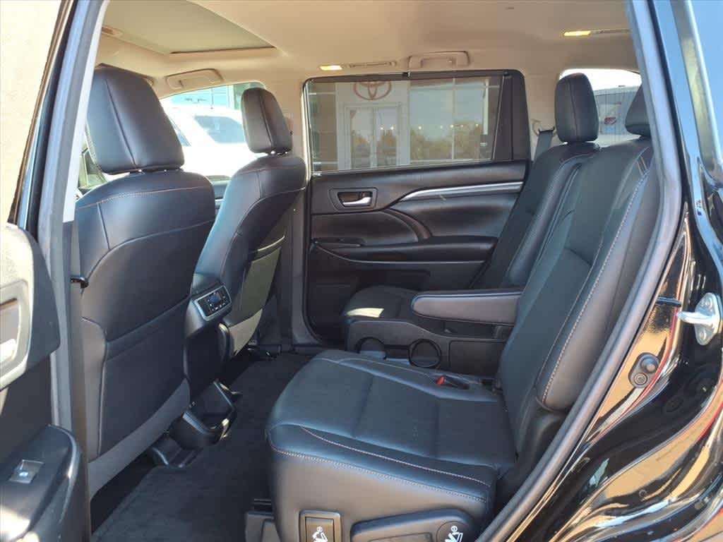 Thumbnail: 2018 Toyota Highlander - 27