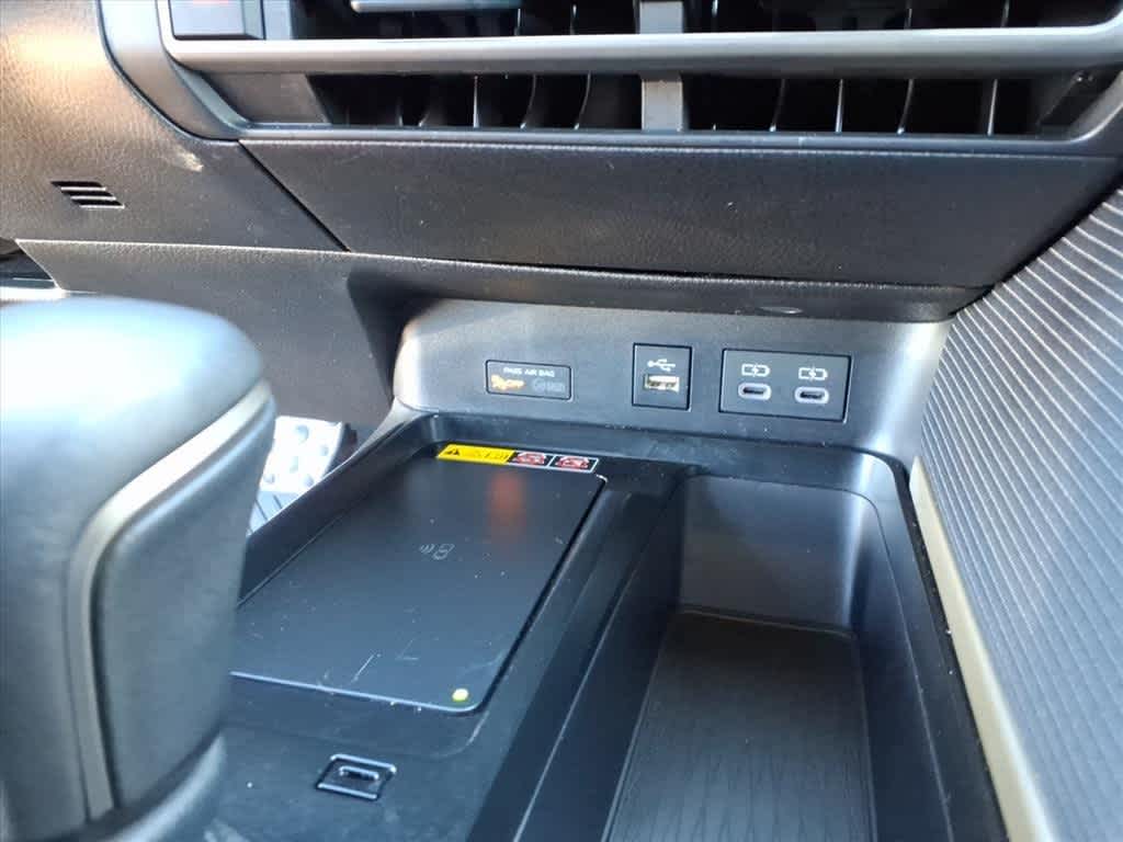 Thumbnail: 2025 Toyota Camry - 20