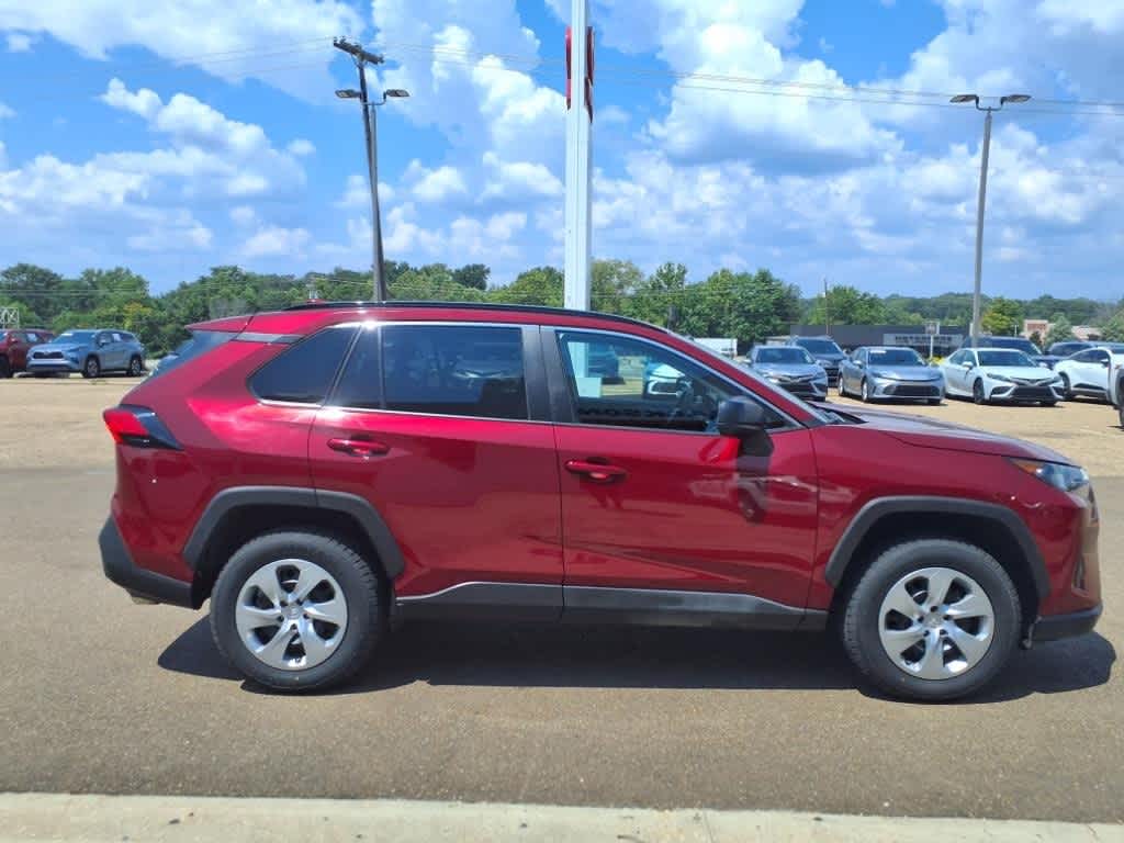 Thumbnail: 2021 Toyota RAV4 - 4
