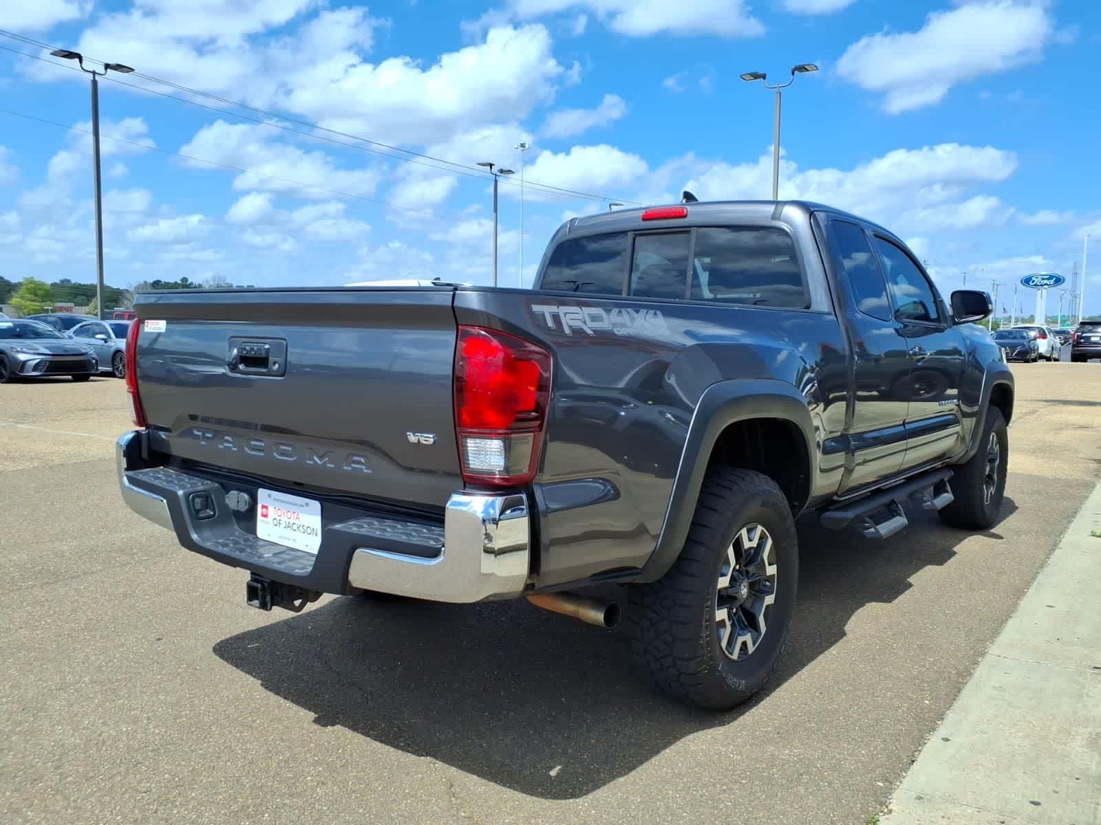 Thumbnail: 2018 Toyota Tacoma - 5