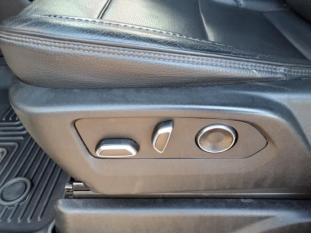 Thumbnail: 2023 GMC Yukon - 13