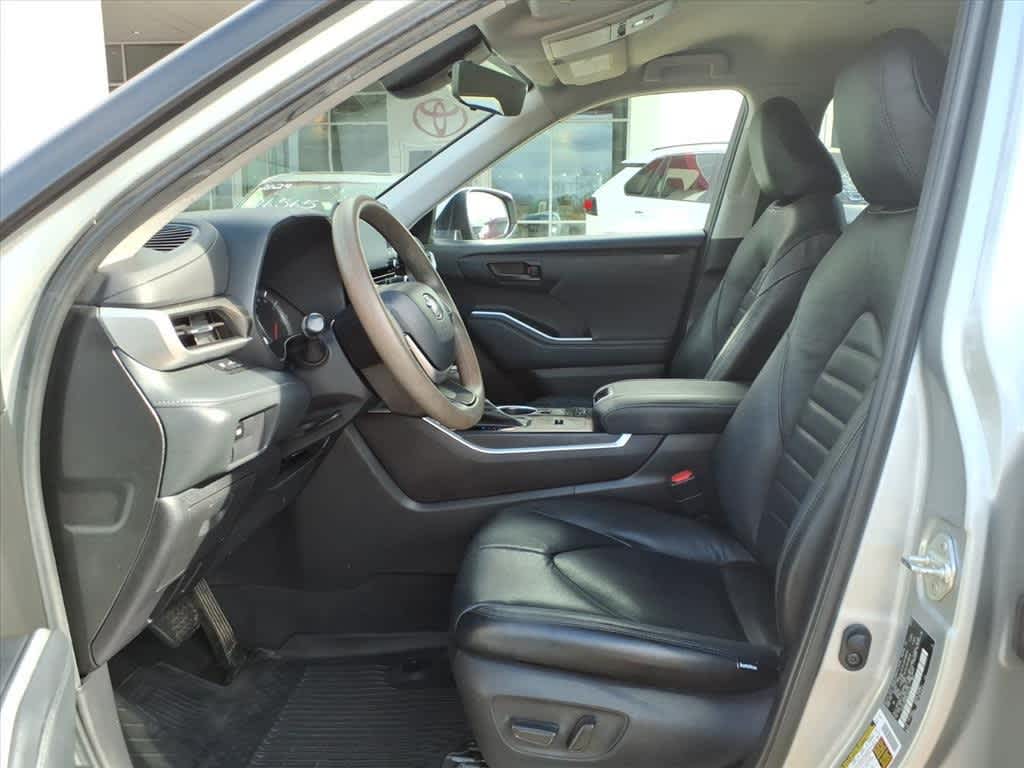 Thumbnail: 2022 Toyota Highlander - 24