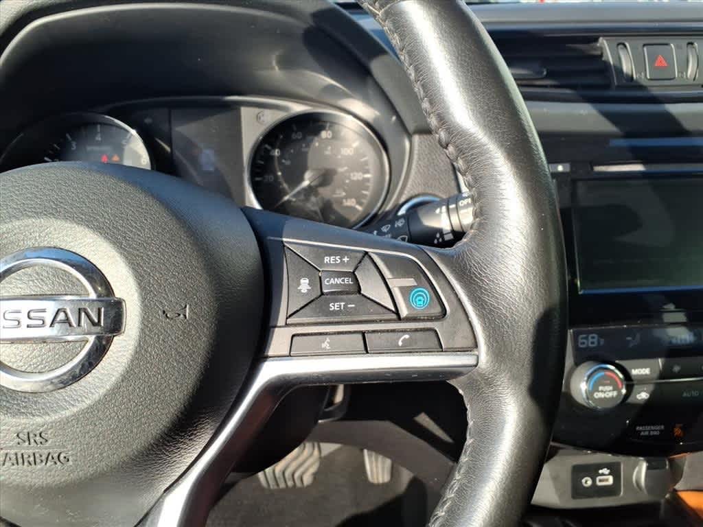 Thumbnail: 2018 Nissan Rogue - 16