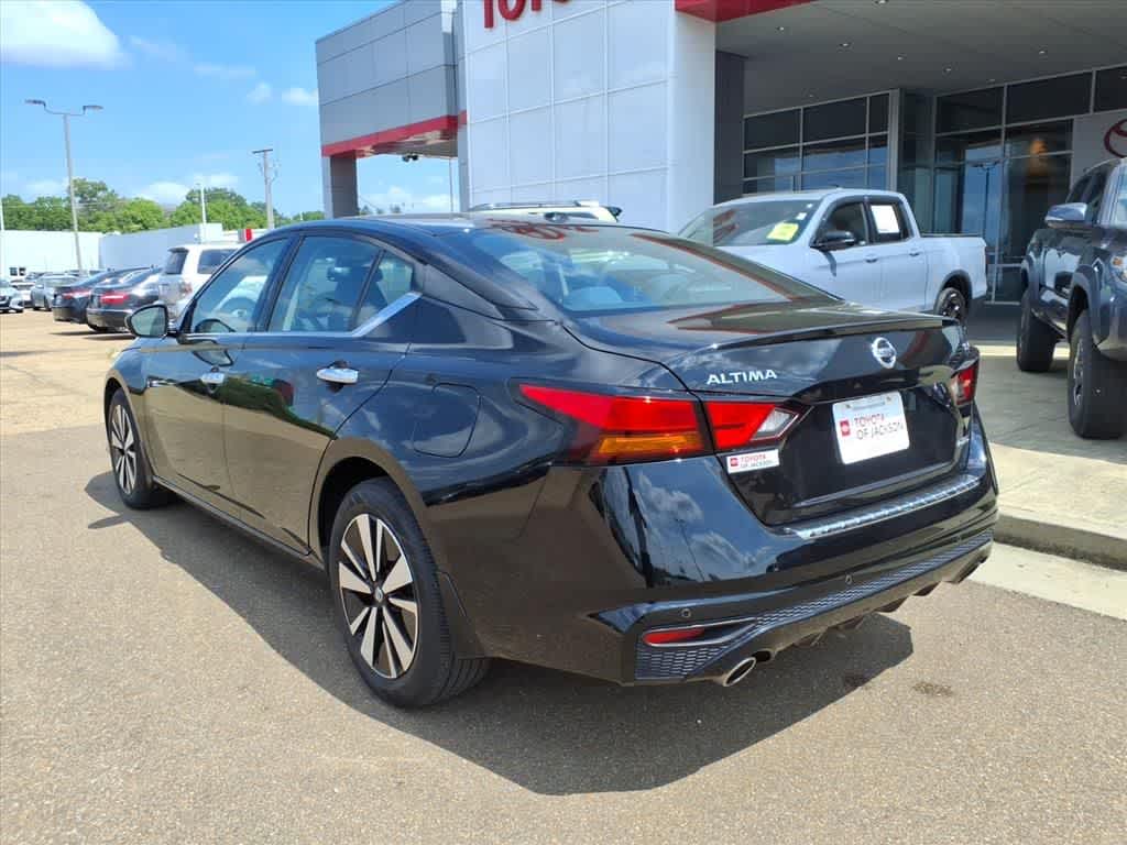 Thumbnail: 2019 Nissan Altima - 7