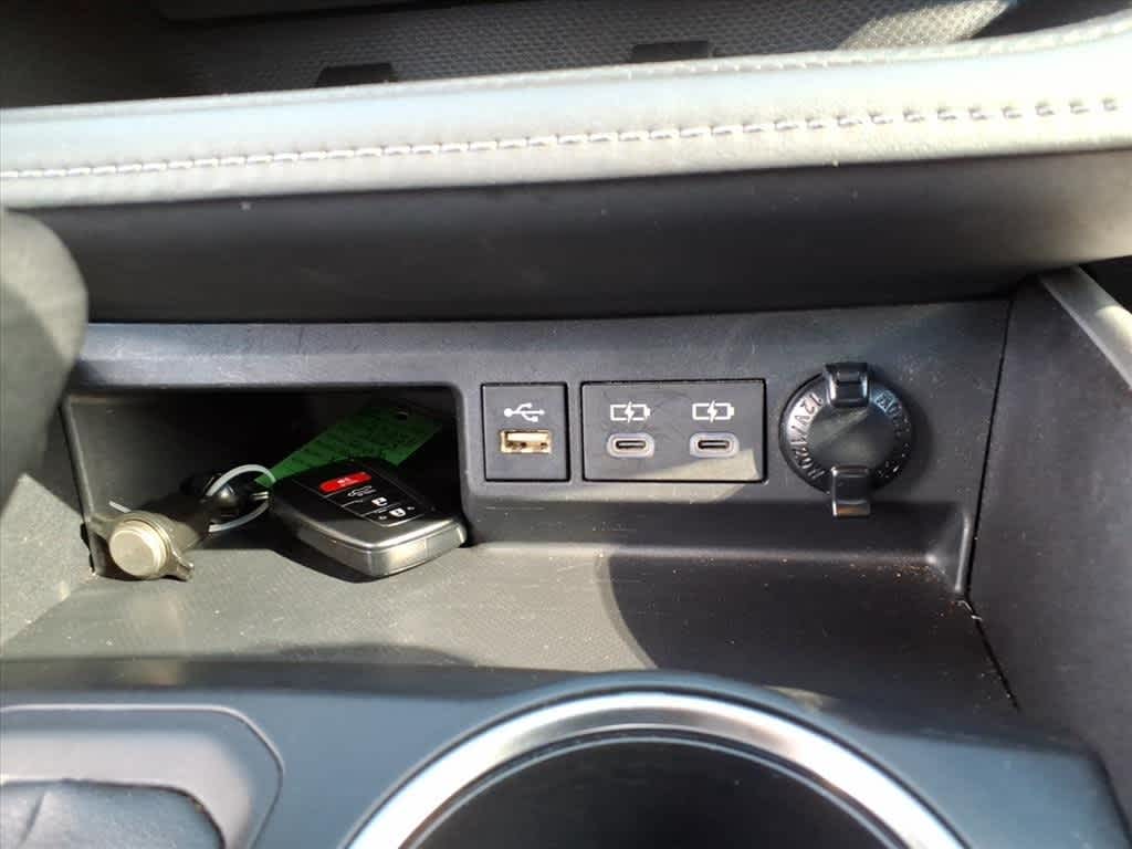 Thumbnail: 2023 Toyota Highlander - 21