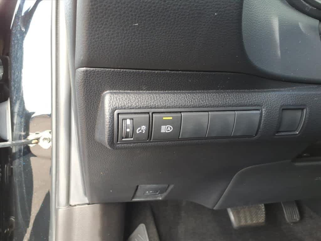 Thumbnail: 2023 Toyota Corolla - 13