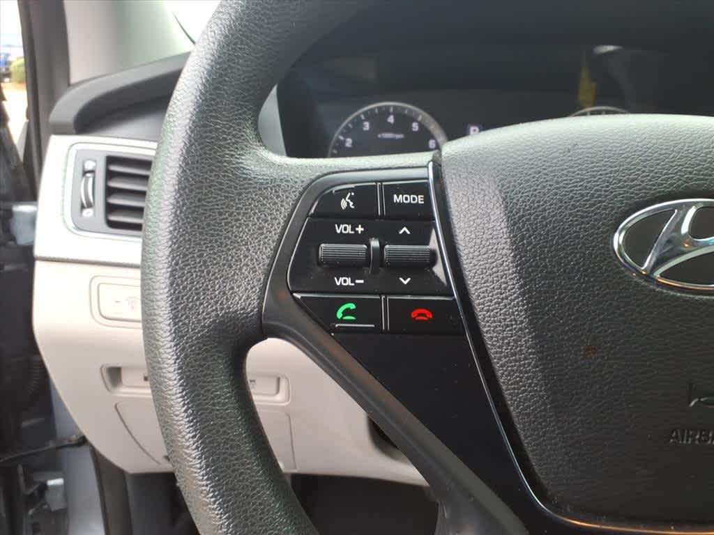 Thumbnail: 2016 Hyundai Sonata - 14