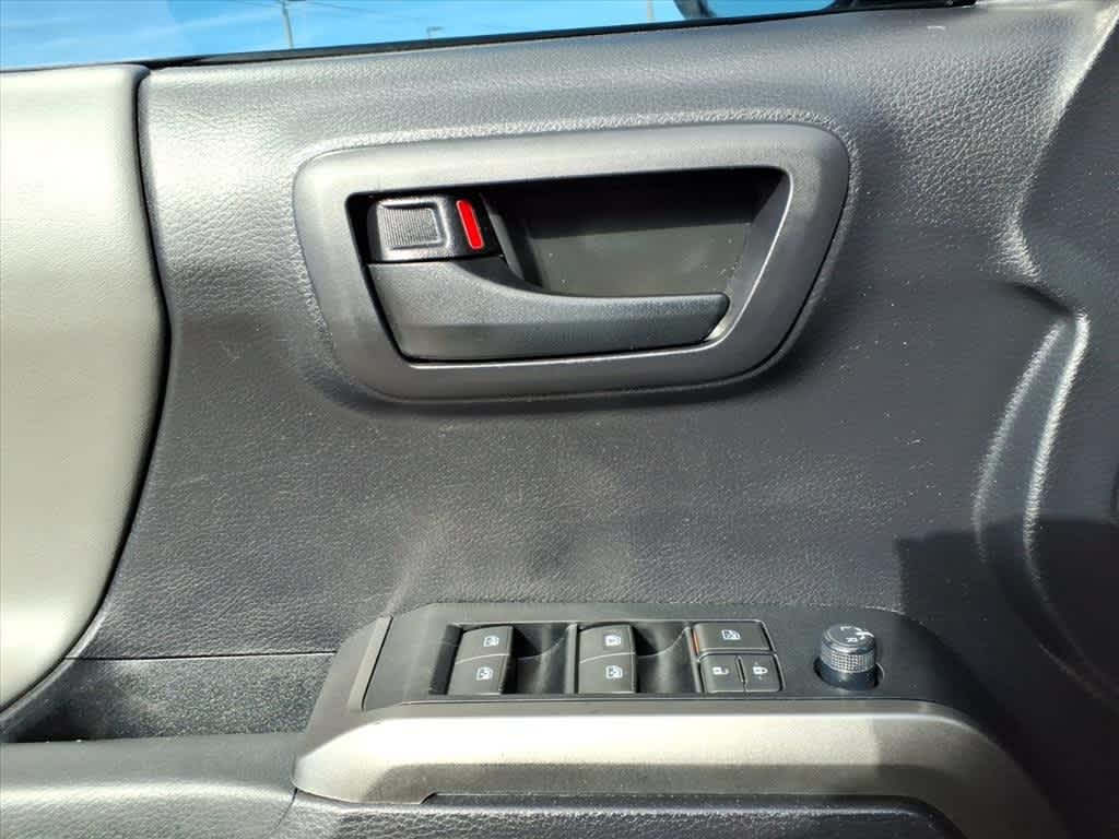 Thumbnail: 2020 Toyota Tacoma - 13