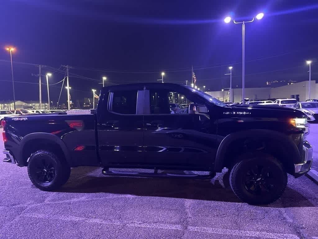 Thumbnail: 2020 Chevrolet Silverado 1500 - 3