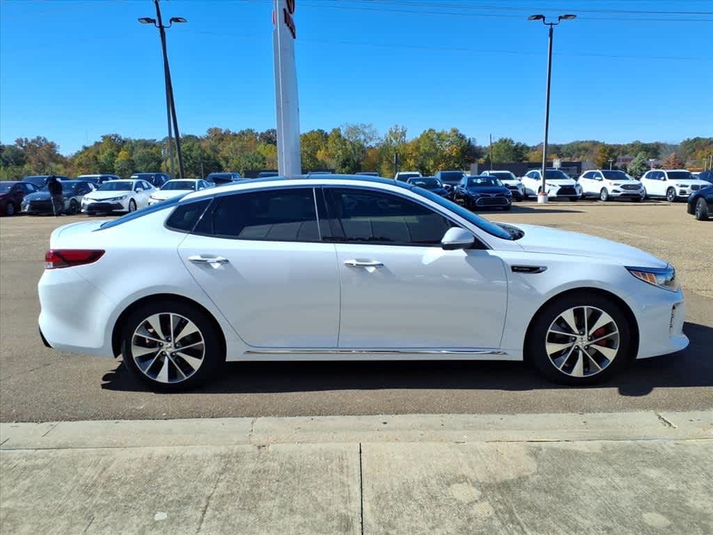 Thumbnail: 2016 Kia Optima - 4