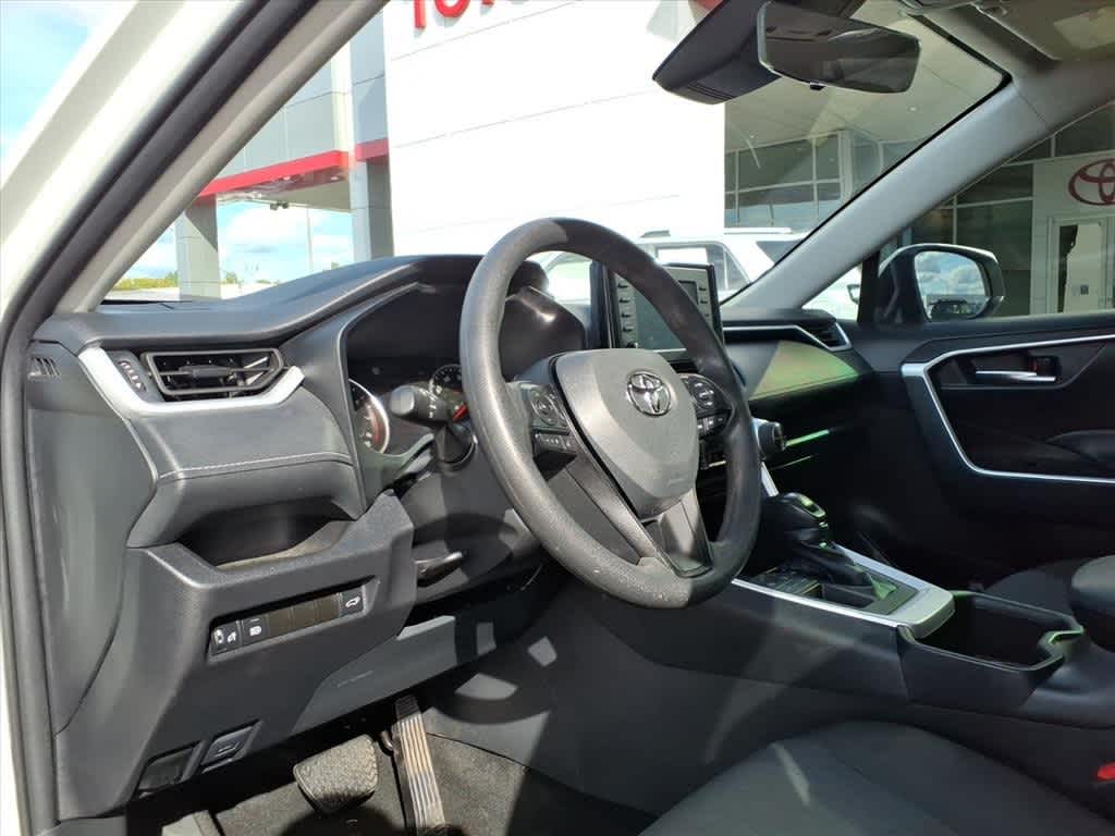 Thumbnail: 2022 Toyota RAV4 - 11