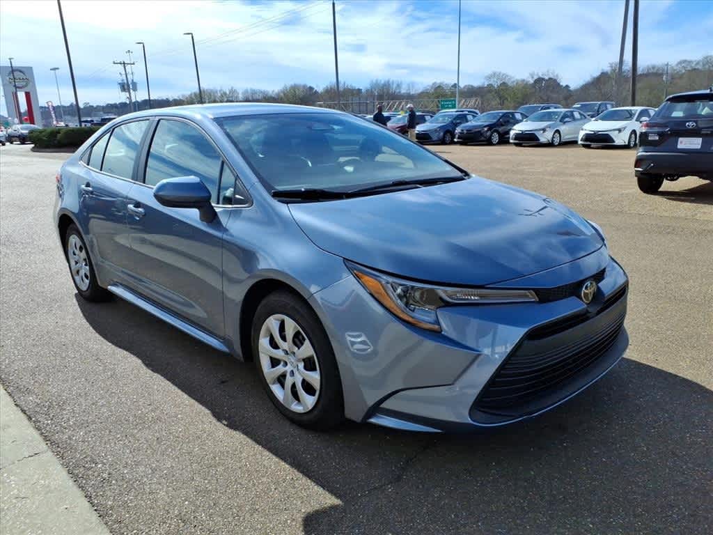 Thumbnail: 2023 Toyota Corolla - 3