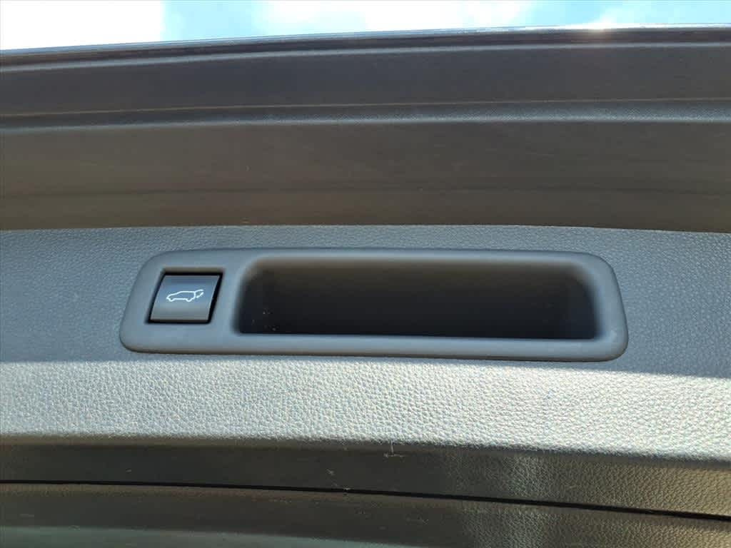 Thumbnail: 2020 Toyota Highlander - 9