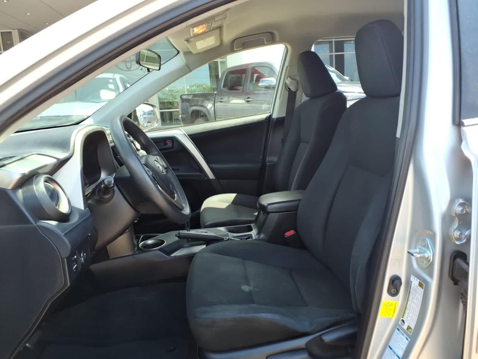 Thumbnail: 2015 Toyota RAV4 - 25