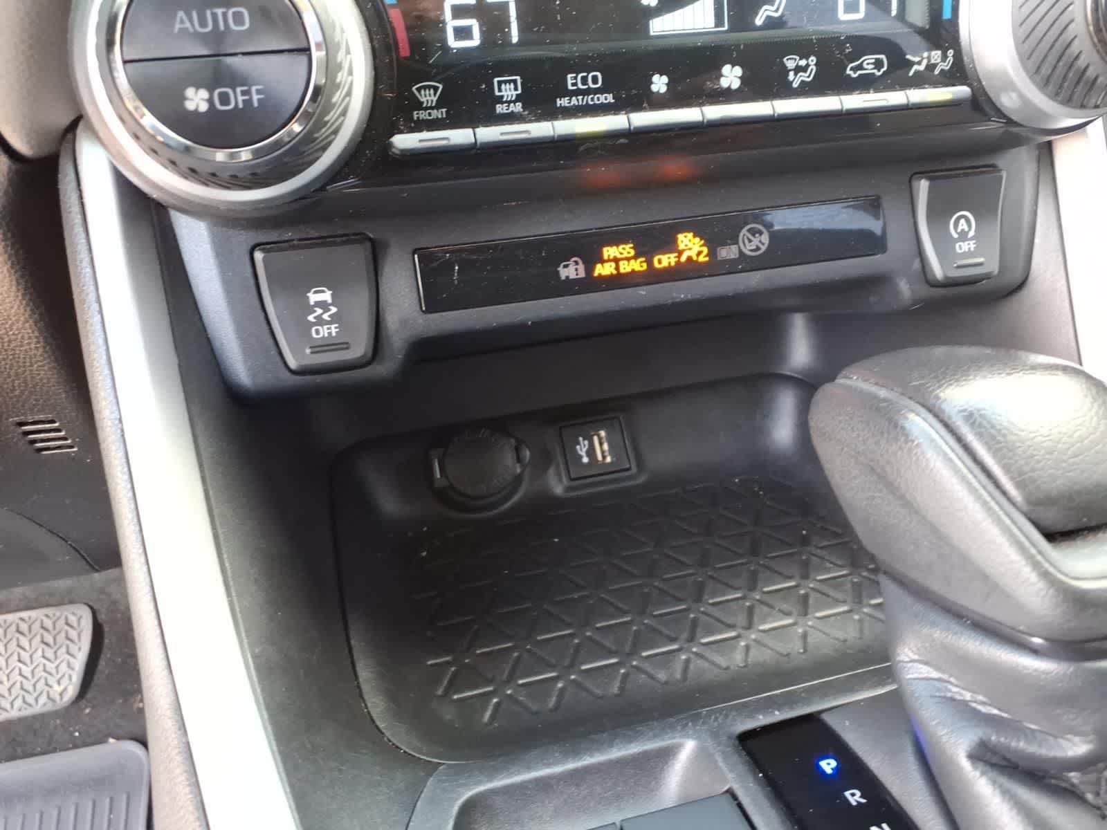 Thumbnail: 2023 Toyota RAV4 - 21