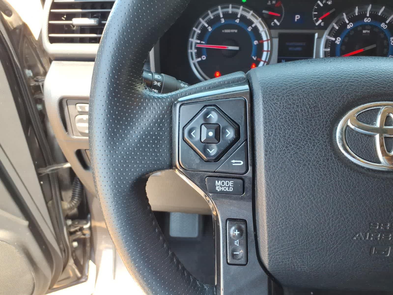 Thumbnail: 2019 Toyota 4Runner - 15