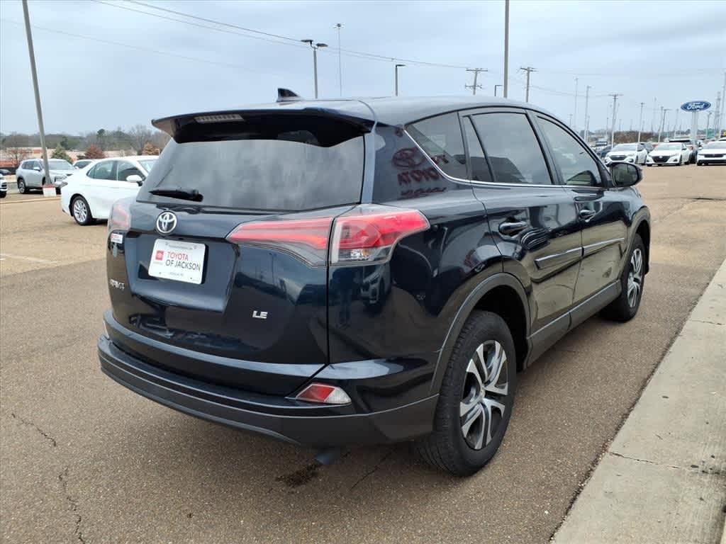 Thumbnail: 2018 Toyota RAV4 - 5