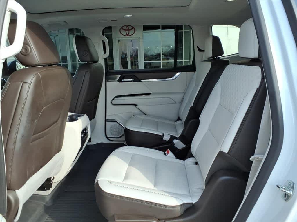 Thumbnail: 2025 GMC Acadia - 27