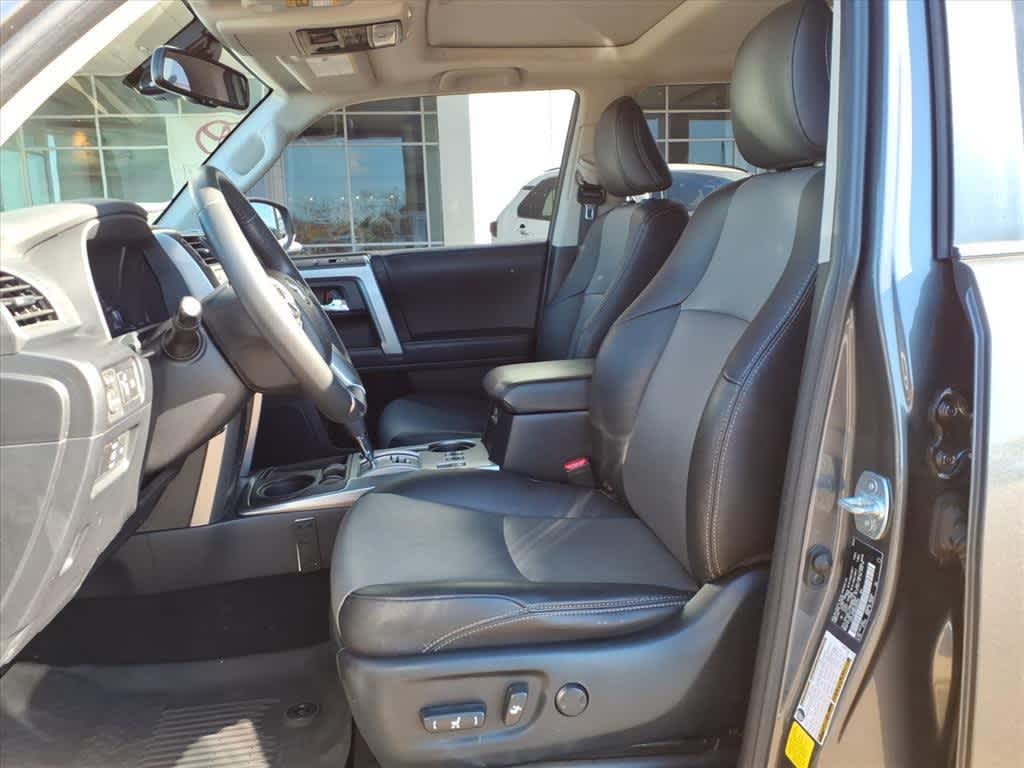 Thumbnail: 2022 Toyota 4Runner - 25