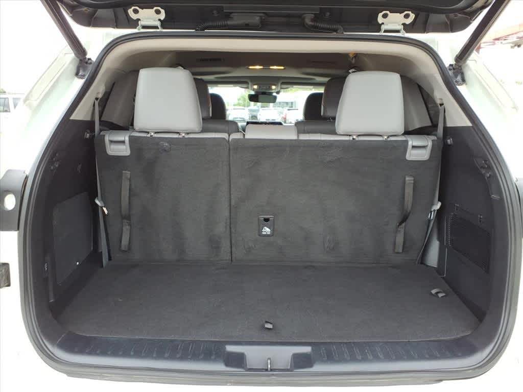 Thumbnail: 2021 Toyota Highlander - 8