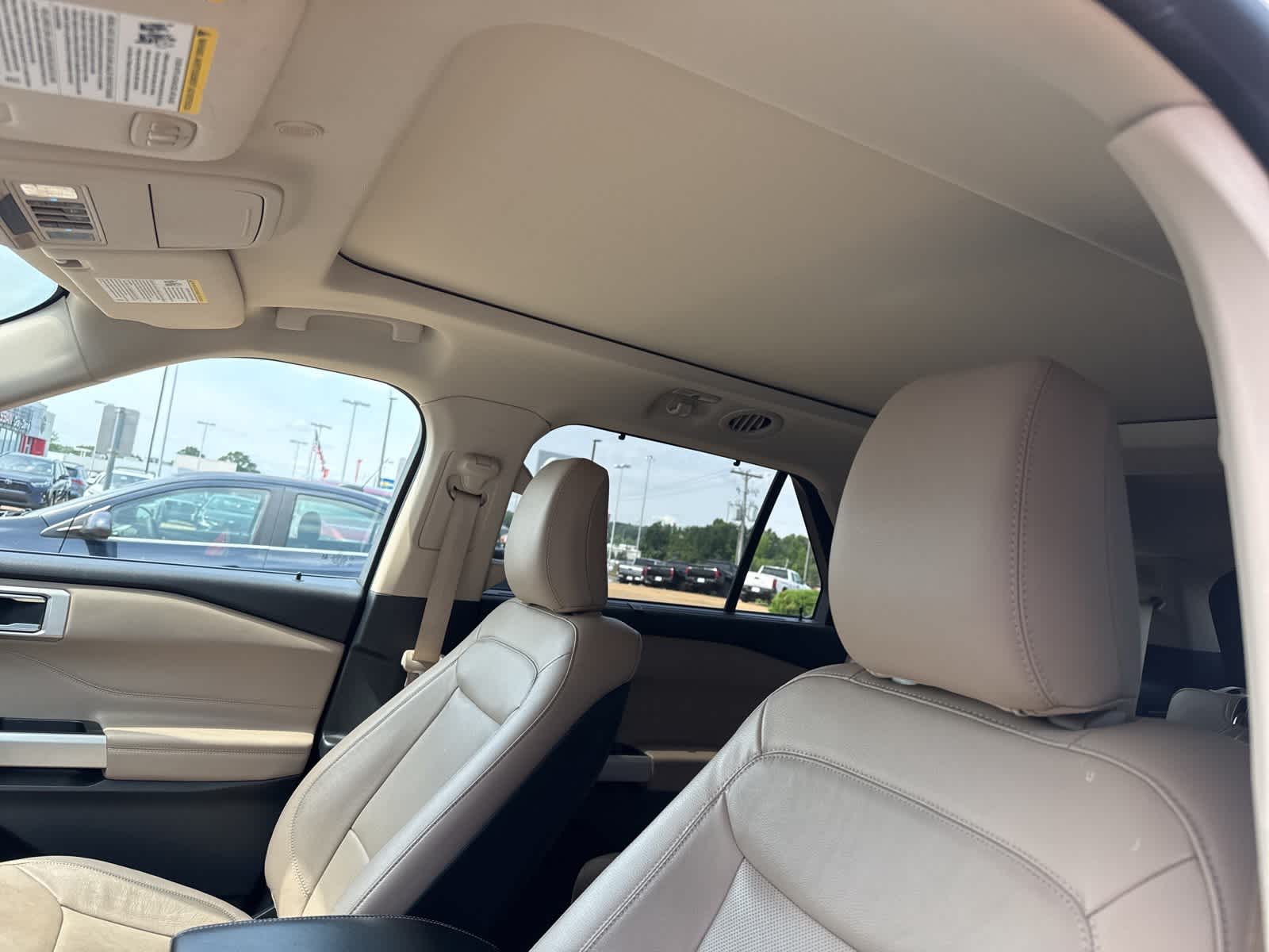 Thumbnail: 2020 Ford Explorer - 6