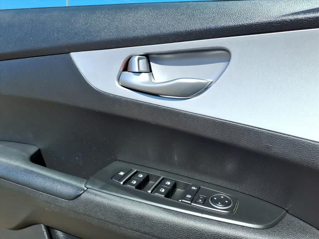 Thumbnail: 2023 Kia Forte - 12