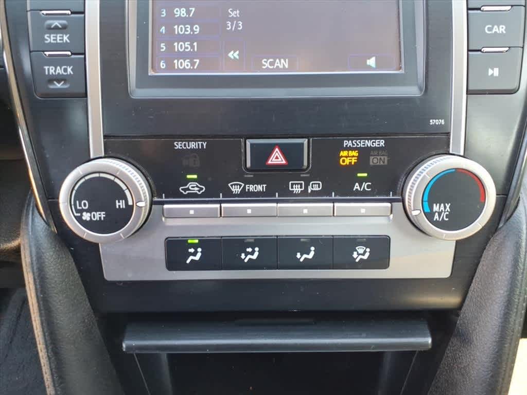 Thumbnail: 2013 Toyota Camry - 19