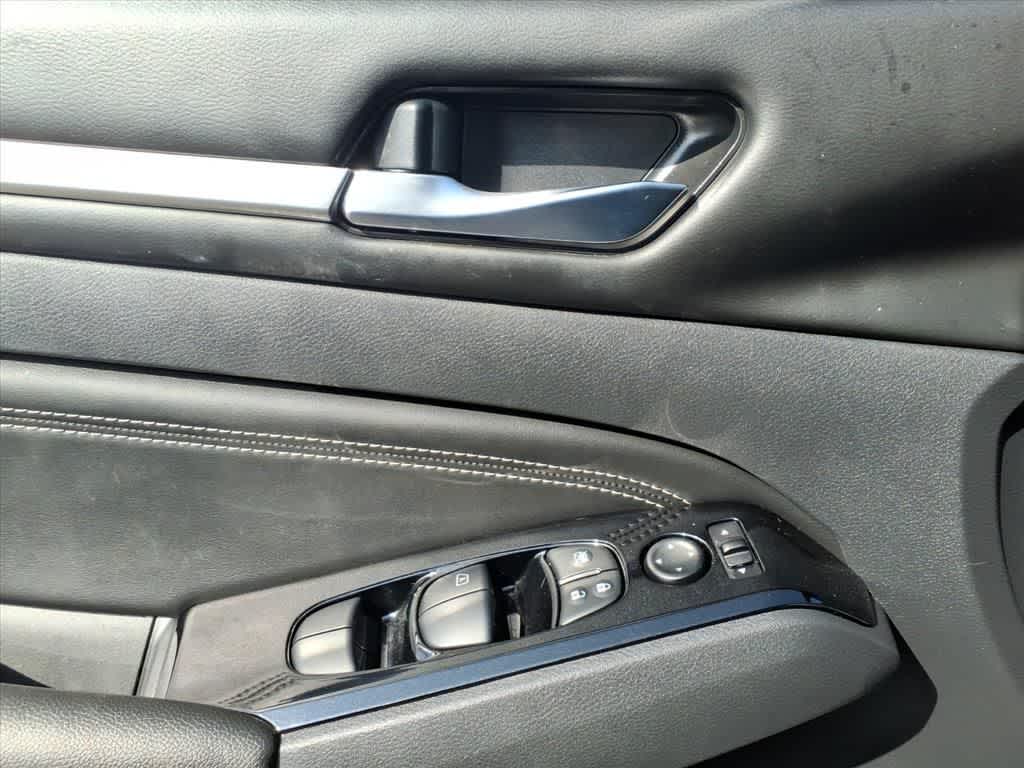 Thumbnail: 2021 Nissan Altima - 12