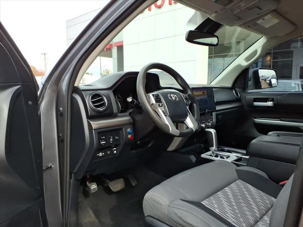 Thumbnail: 2019 Toyota Tundra - 10