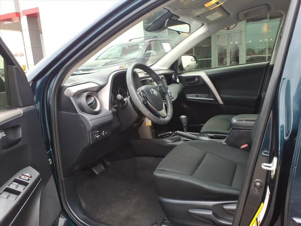 Thumbnail: 2018 Toyota RAV4 - 26