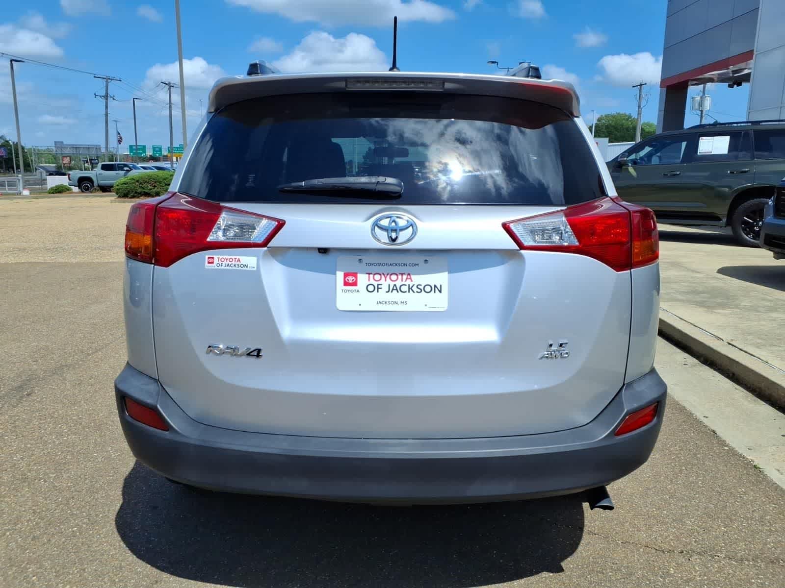 Thumbnail: 2015 Toyota RAV4 - 6