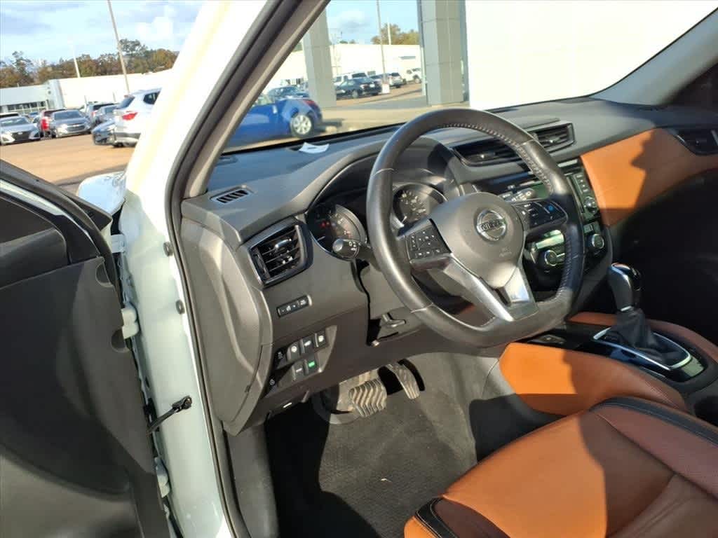 Thumbnail: 2018 Nissan Rogue - 11