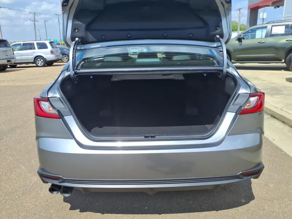 Thumbnail: 2025 Toyota Camry - 8