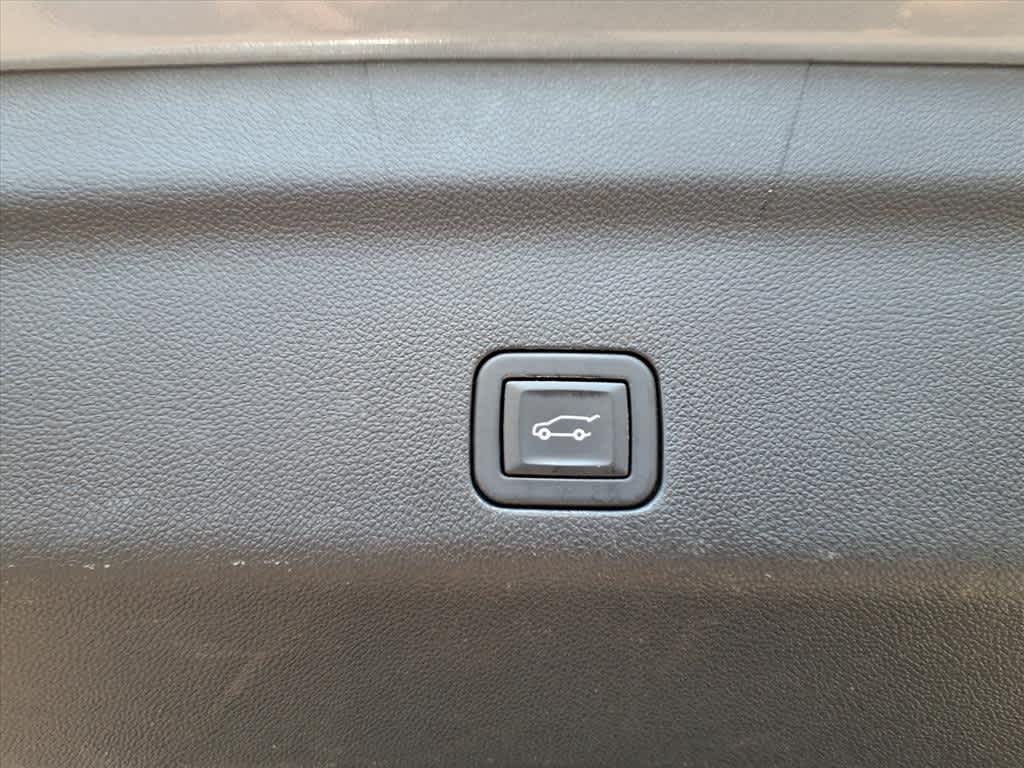 Thumbnail: 2023 GMC Yukon - 10