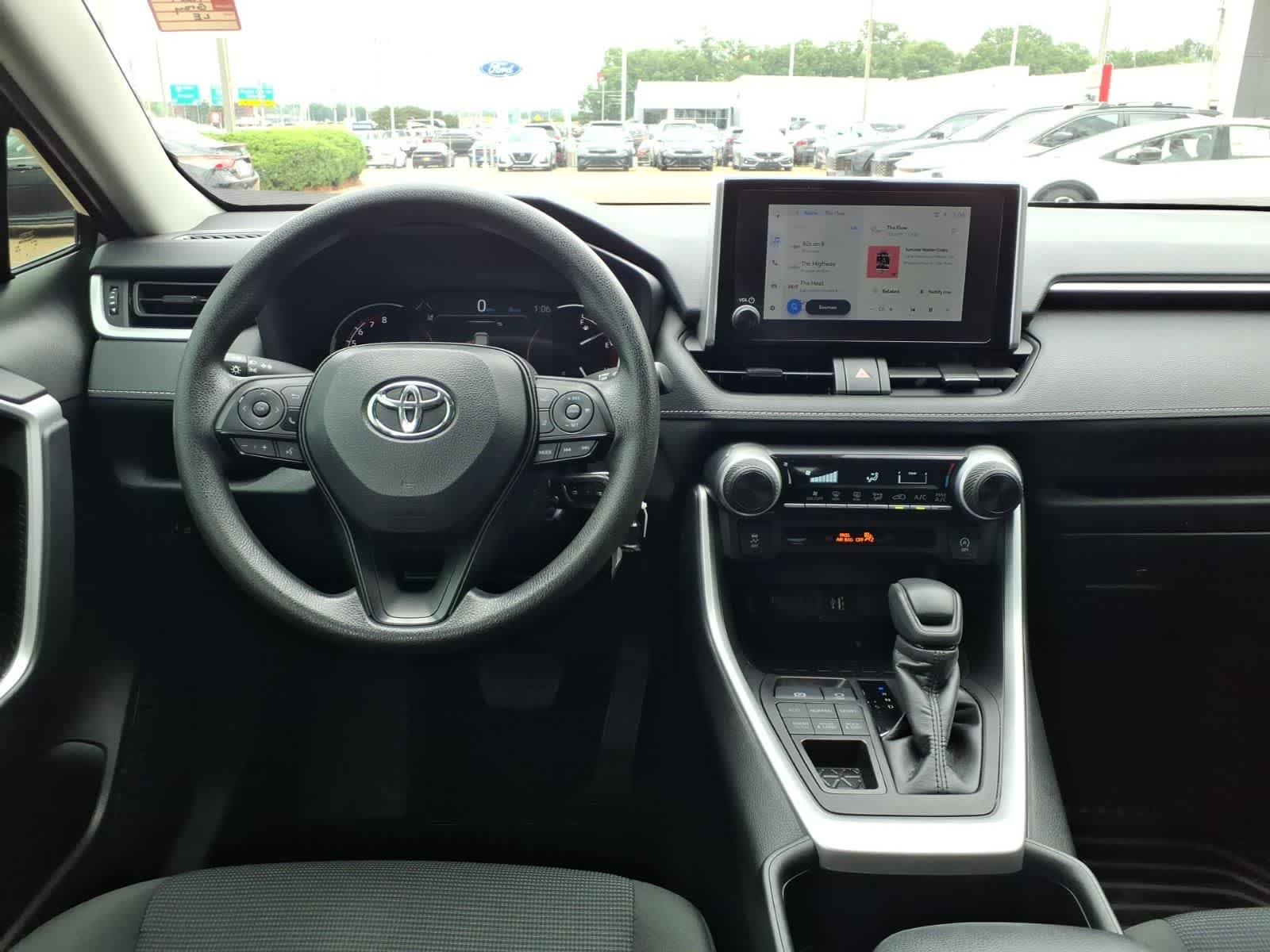 Thumbnail: 2024 Toyota RAV4 - 9