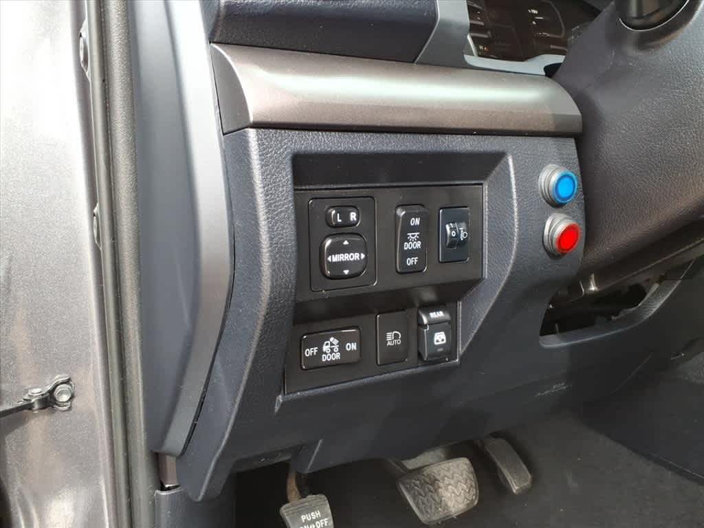 Thumbnail: 2019 Toyota Tundra - 13