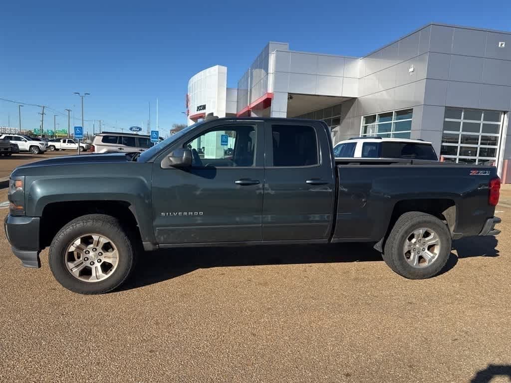 Thumbnail: 2017 Chevrolet Silverado 1500 - 1