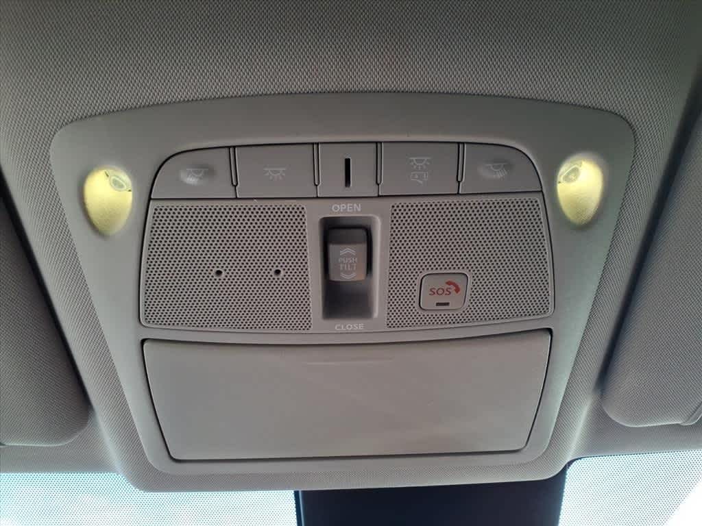 Thumbnail: 2018 Nissan Rogue - 24