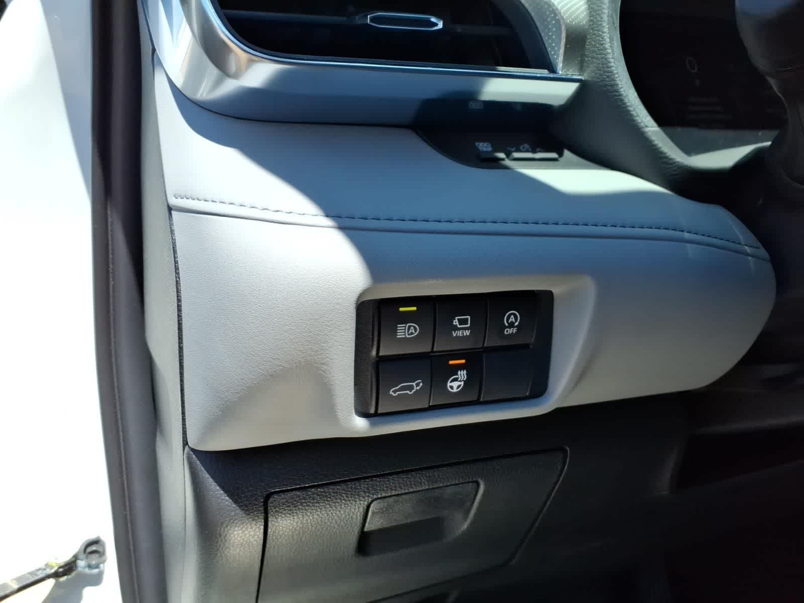 Thumbnail: 2026 Toyota Highlander - 14