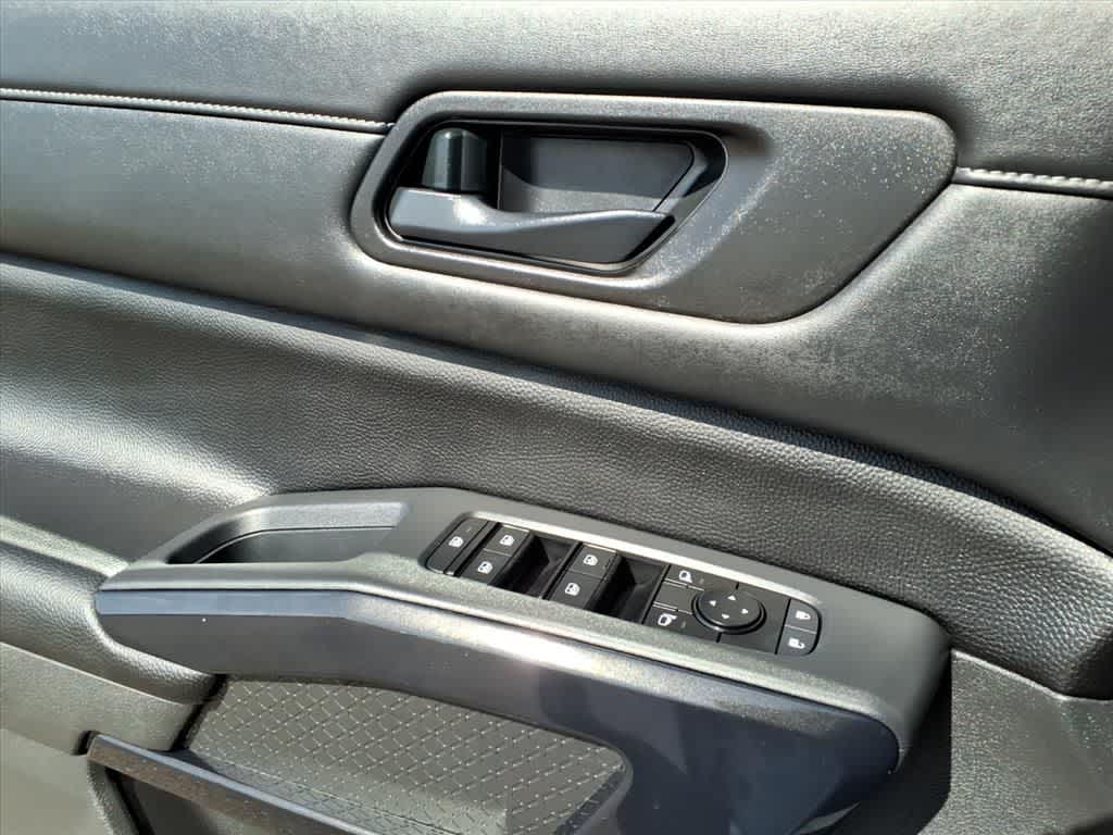 Thumbnail: 2025 Nissan Pathfinder - 13