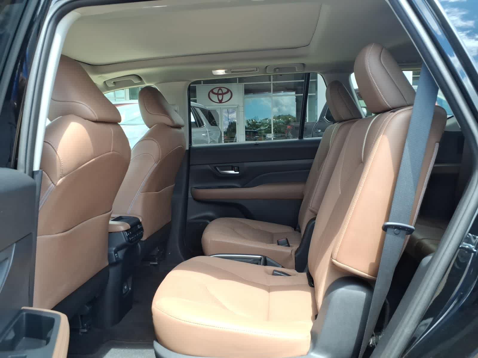 Thumbnail: 2024 Toyota Grand Highlander - 28